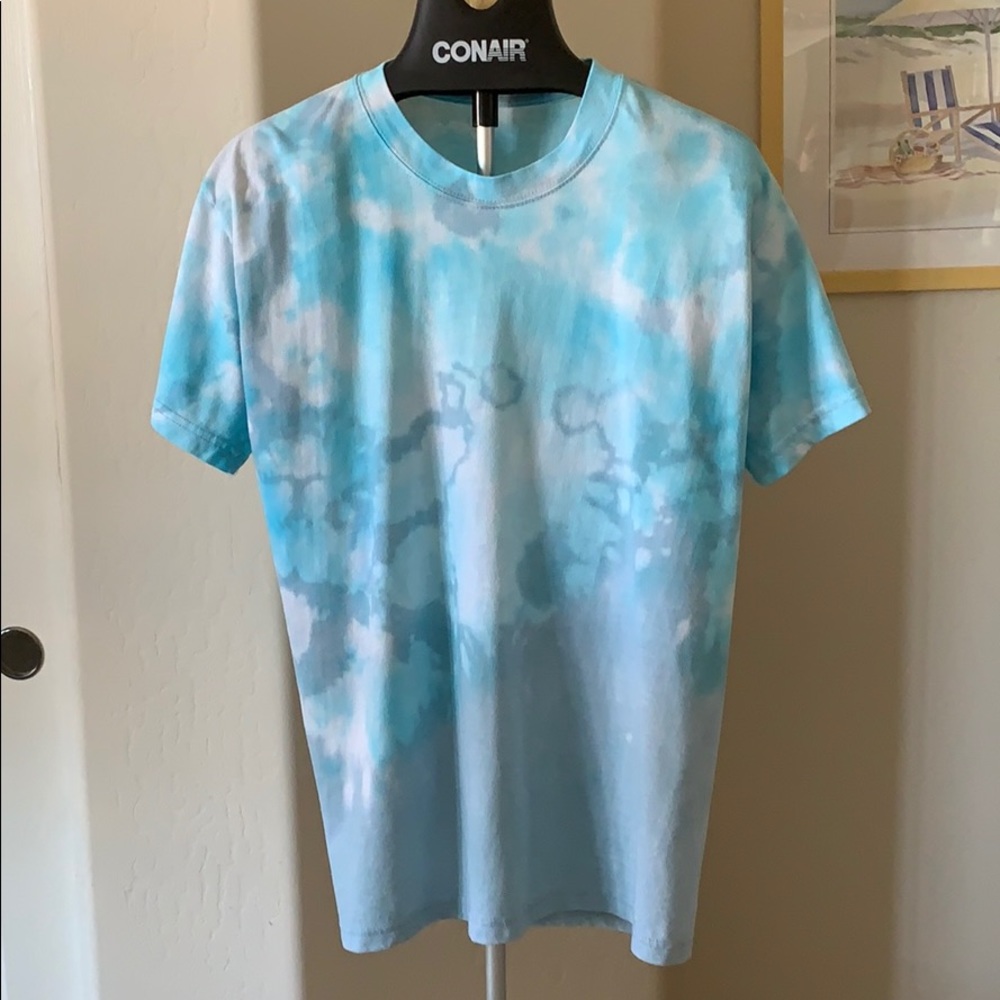 NWT CDI Reverse Tye Dye Shades Of Blue Tee Shirt